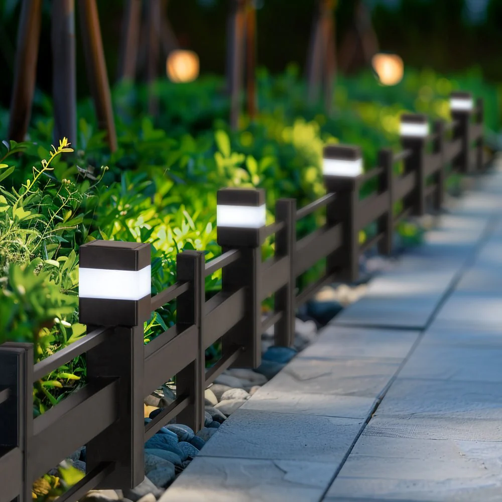 5-Pack Metal Lattice Garden Fence with Solar Lights - Earth Brown